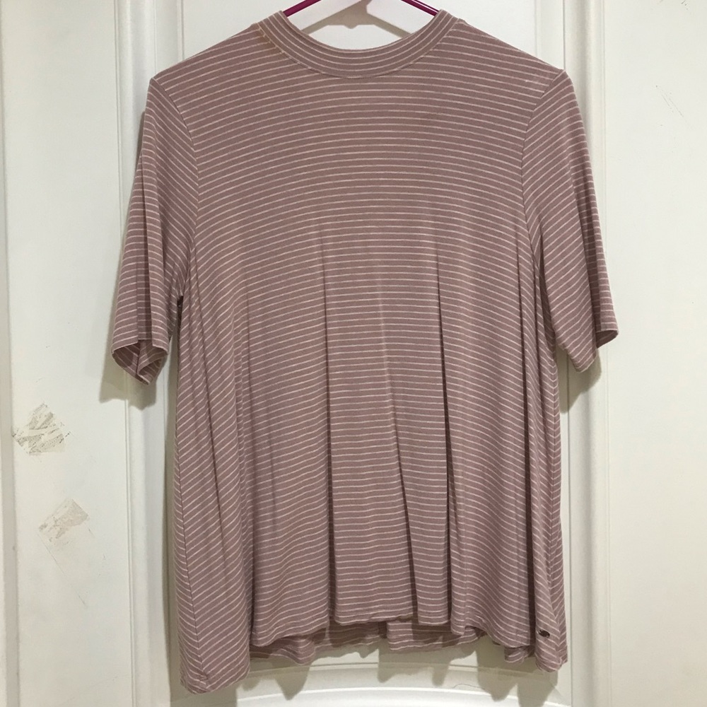 American Eagle pink shirt with back cutout